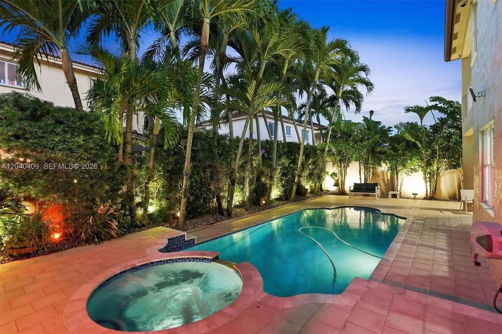 5-bedroom Single-Family Home — 2517 SW 148th Ct
