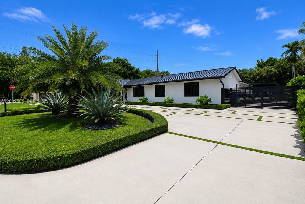 5-bedroom Single-Family Home — 8700 SW 175th St