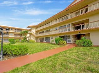2+1 Condo — 5300 Washington Street #108d, Hollywood, 33021