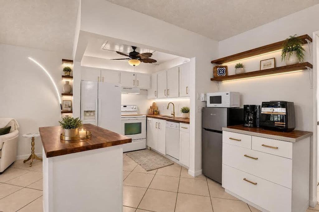 1-bedroom Condo — 290 OAKRIDGE Q #290