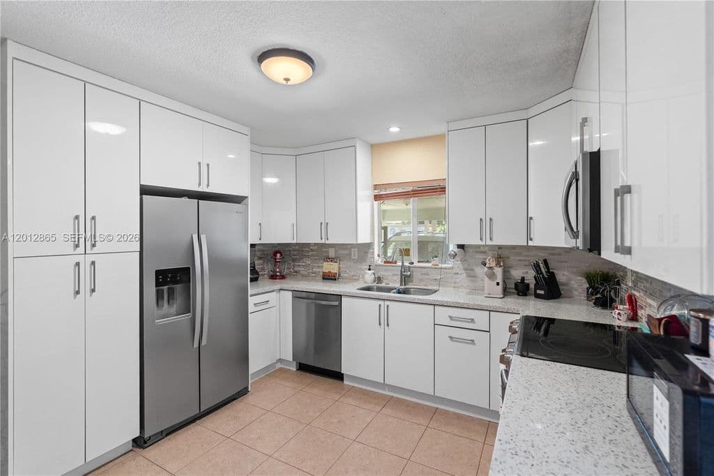 3-bedroom Single-Family Home — 5300 NW 30th Pl