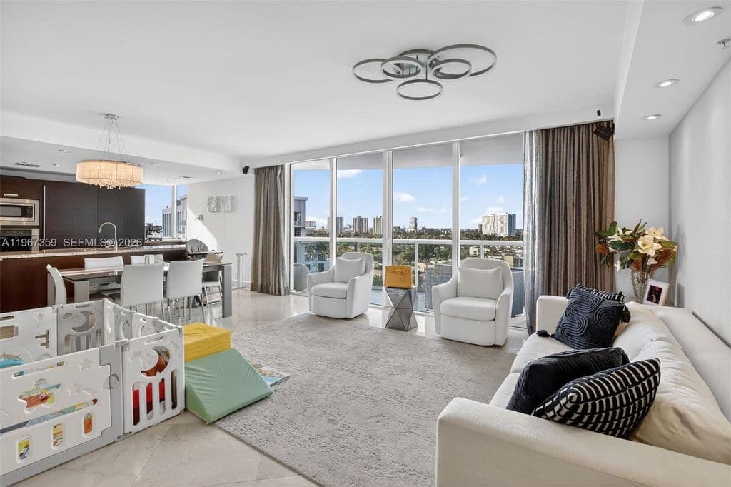 3+1 Condo — 19400 Turnberry Way APT 1012