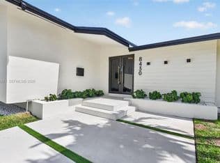 3+1 Müstakil ev — 8430 SW 88th St, Miami, 33156