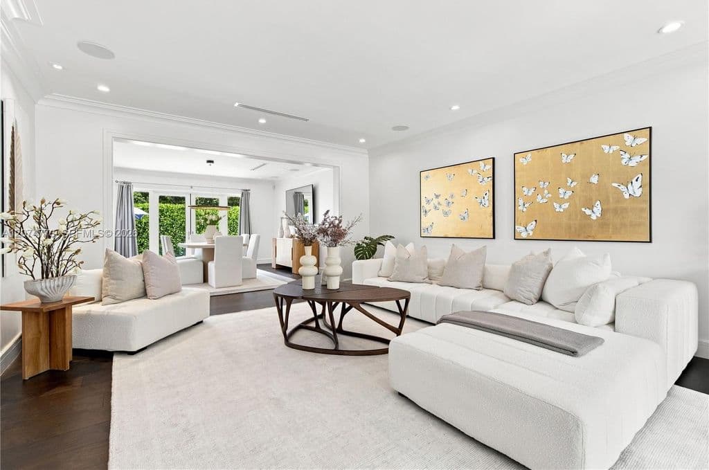 3-bedroom Single-Family Home — 3267 Riviera Dr