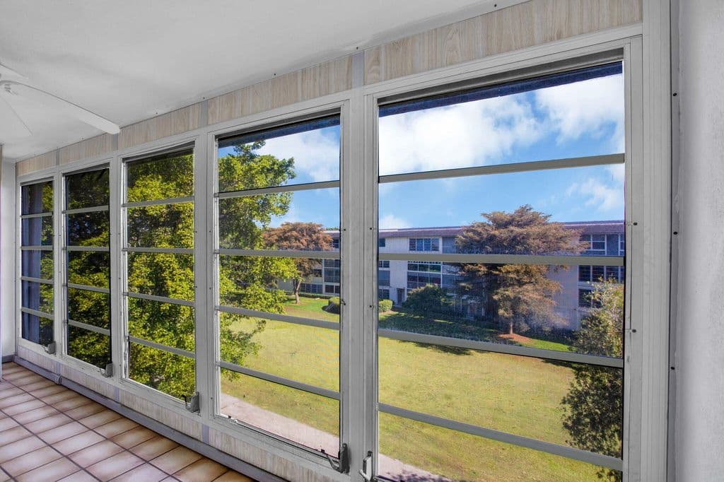 2+1 Condo — 3405 Bimini Lane #M4