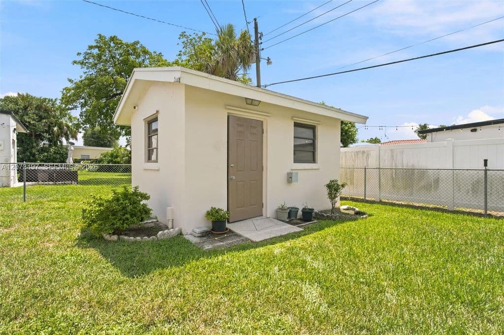 3+1 Müstakil ev — 3240 SW 84th Ave