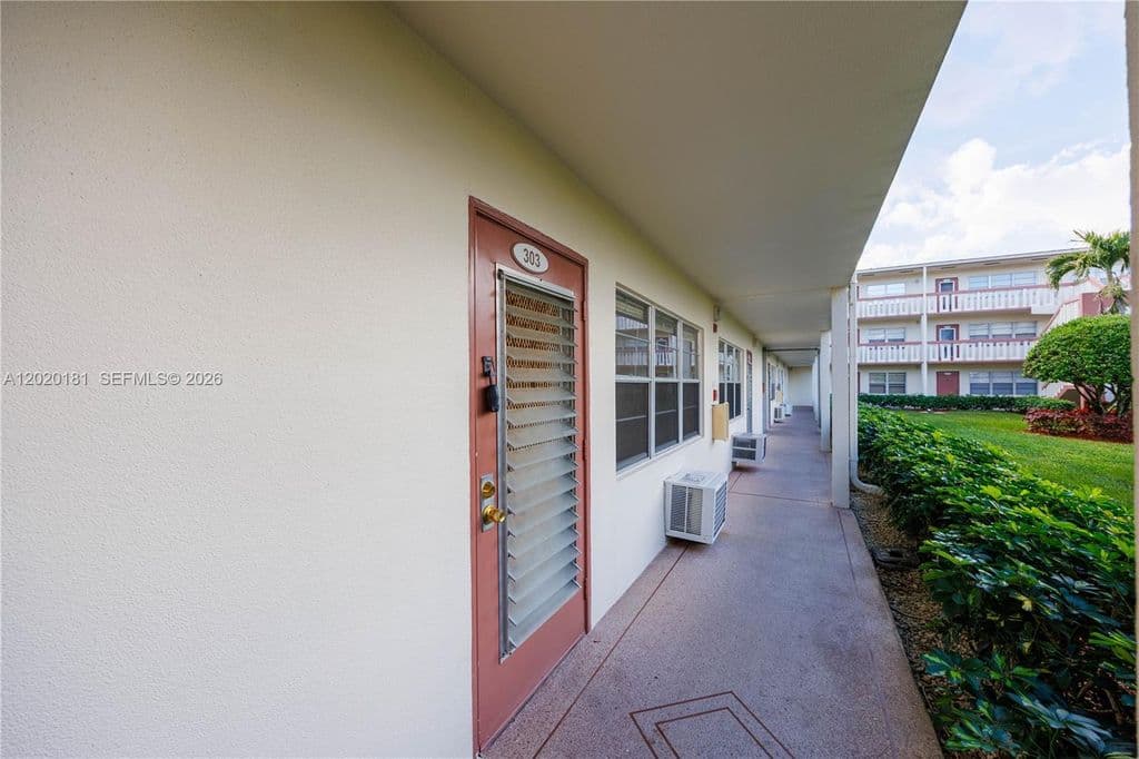 1-bedroom Condo — 303 Preston E #303-H