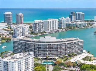 1-bedroom Condo — 900 Bay Dr APT 1012, Miami Beach, 33141