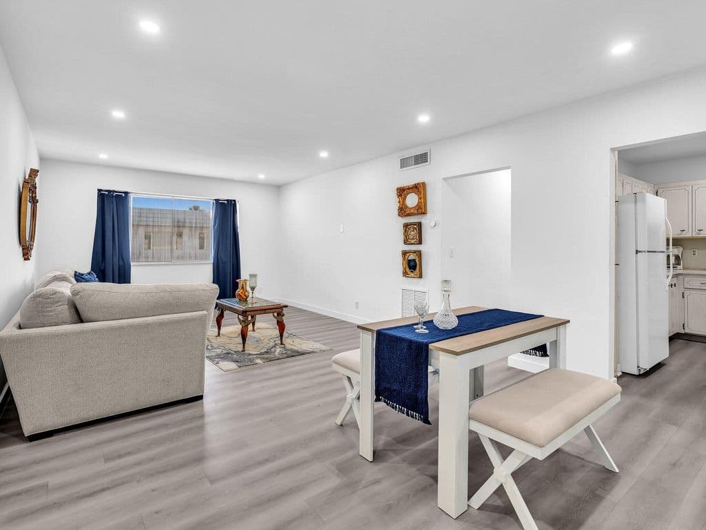 2-bedroom Condo — 330 S Cypress Road #628