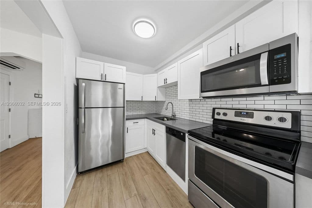 4-bedroom Property — 400 Alcazar Ave