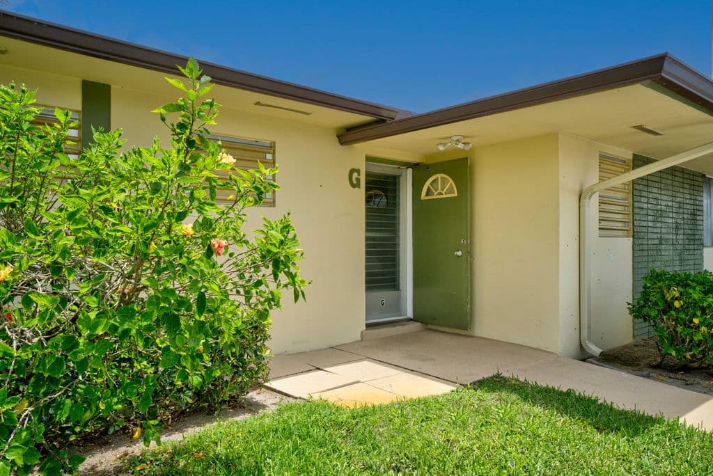 1+1 Condo — 2915 Crosley Drive W #G