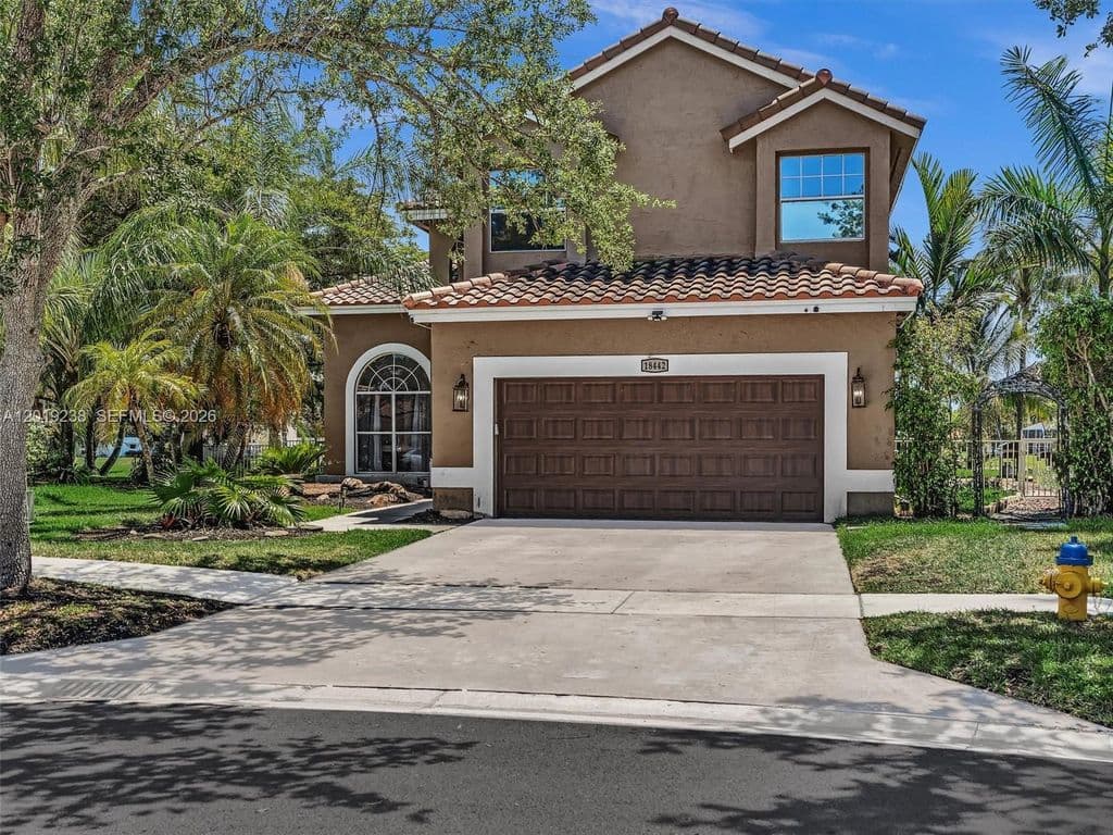 5+1 Müstakil ev — 18442 NW 12th St