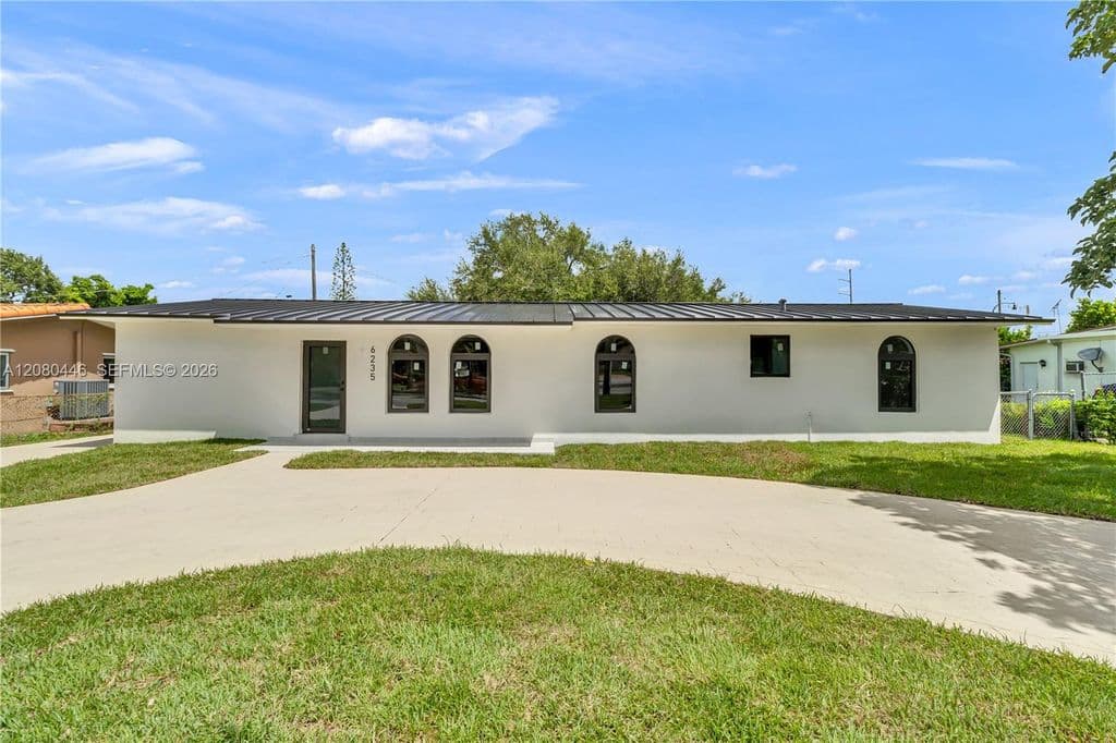 4+1 Müstakil ev — 6235 SW 24th St
