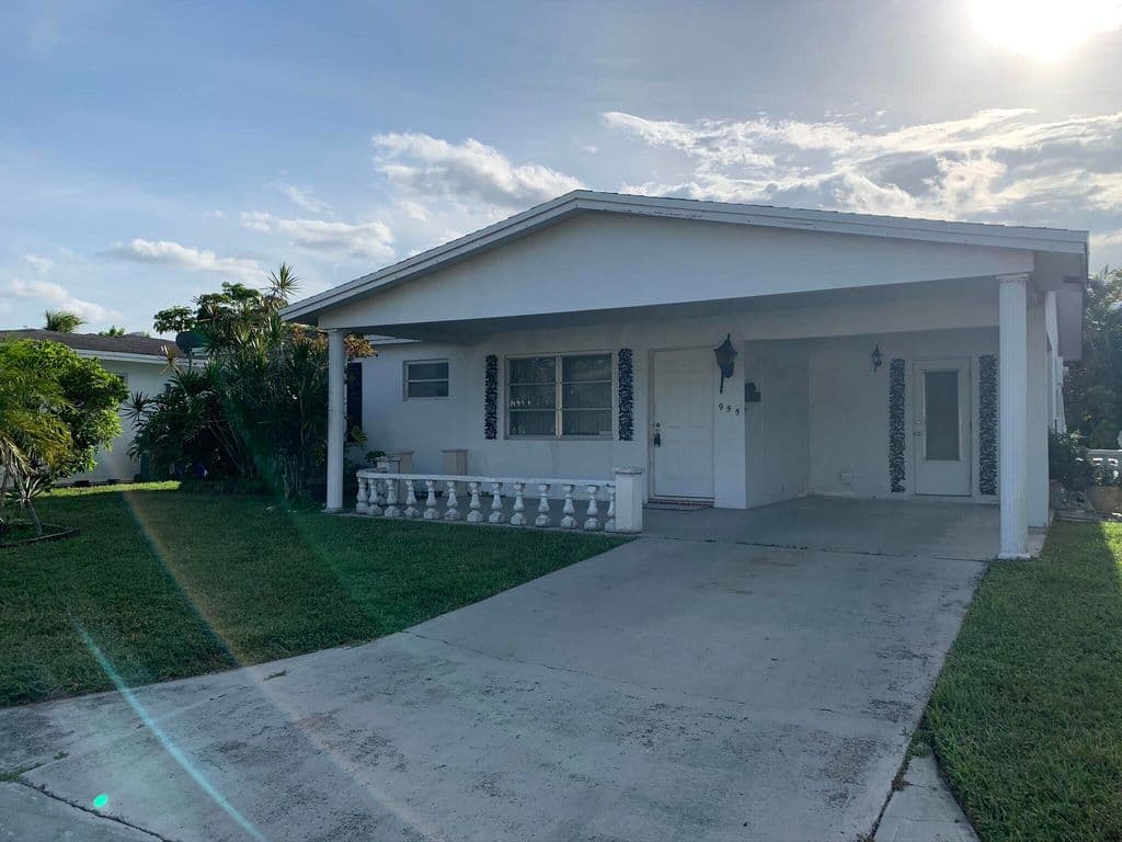 2-bedroom Single-Family Home — 955 NW 69TH Avenue