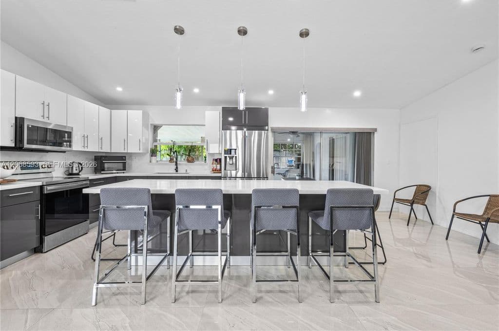 4-bedroom Single-Family Home — 17150 SW 145th Ct