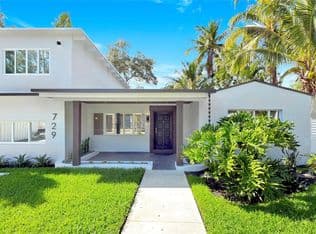 4+1 Müstakil ev — 729 NE 17th Terrace, Fort Lauderdale, 33304