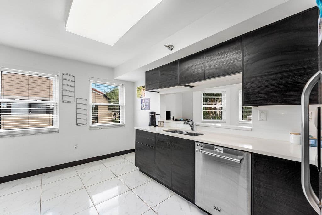 2-bedroom Condo — 6614 Villa Sonrisa Drive #123
