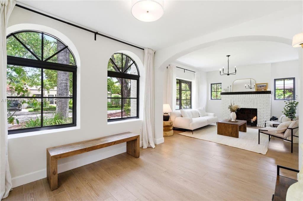 4+1 Müstakil ev — 1220 Cordova St