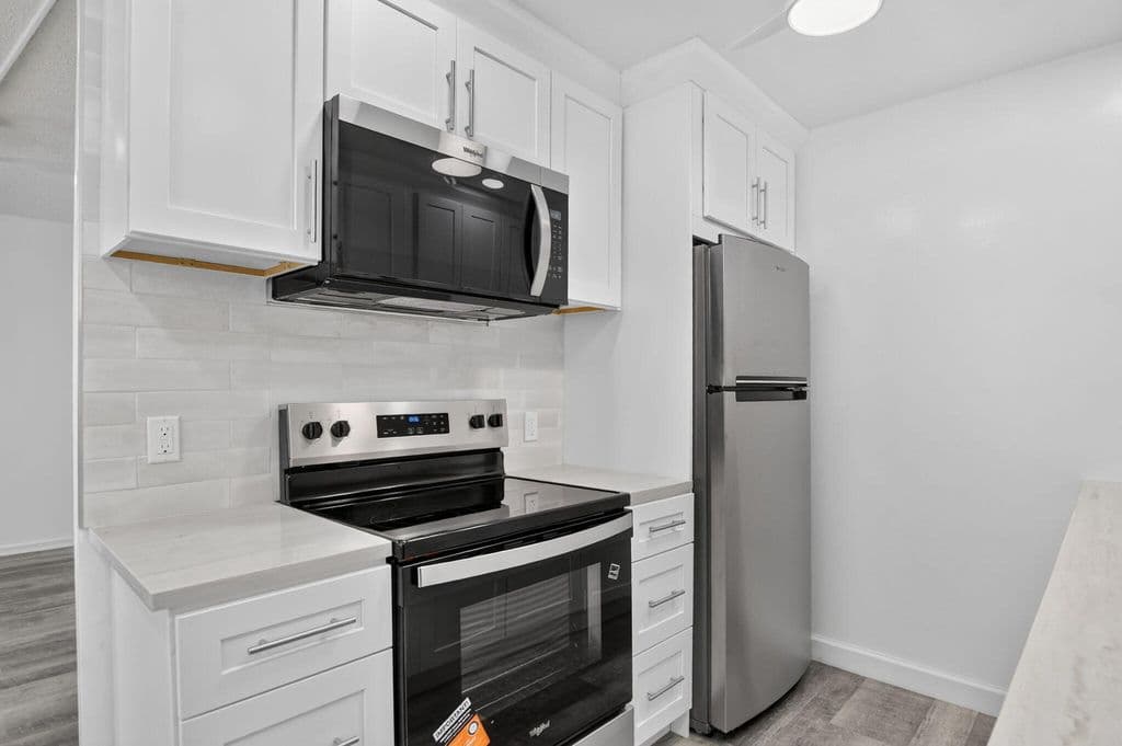 2-bedroom Condo — 3045 Cornwall C
