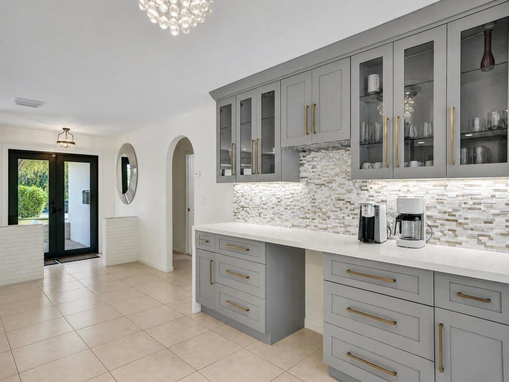5-bedroom Single-Family Home — 5251 NE 26th Avenue