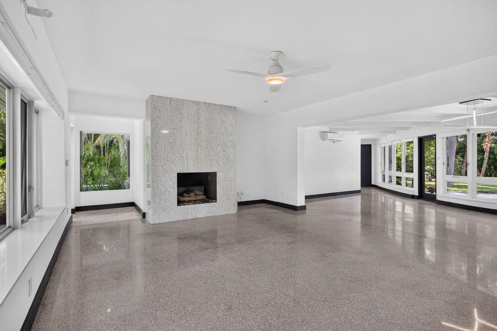 5-bedroom Single-Family Home — 2614 NE 15th Street