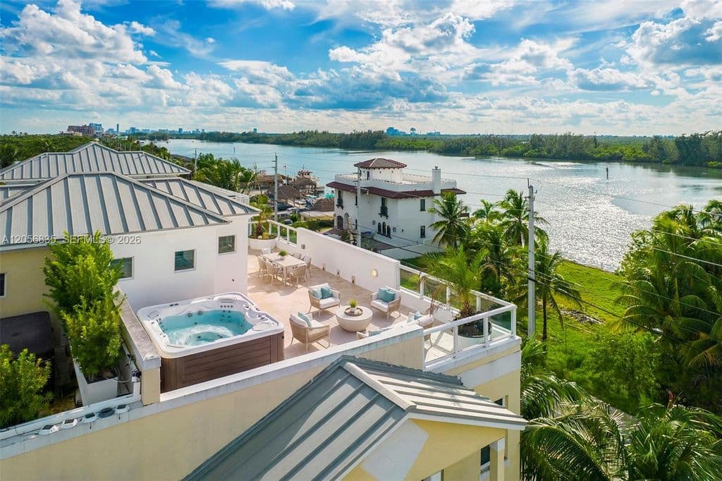 4-bedroom Property — 348 Elm St #B-10