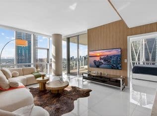 3-bedroom Condo — 851 NE 1st Ave Unit 3201, Miami, 33132