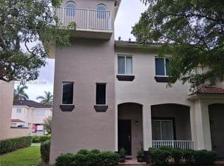 4-bedroom Townhouse — 1953 SE 24th Ave, Homestead, 33035