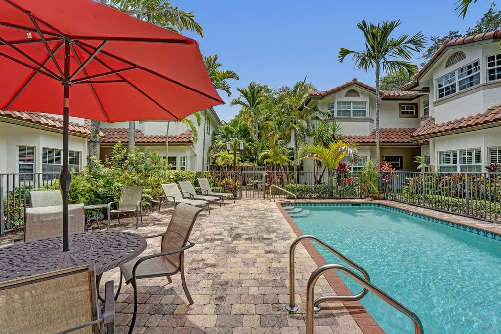 3-bedroom Condo — 620 NE 9th Avenue #6