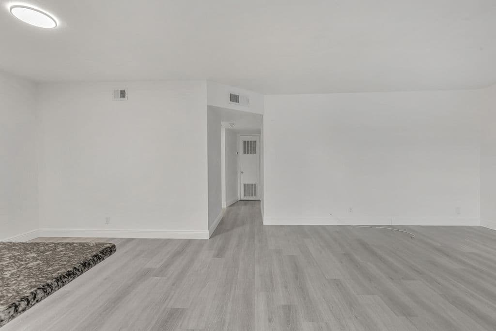 2-bedroom Condo — 651 PINE Drive #204