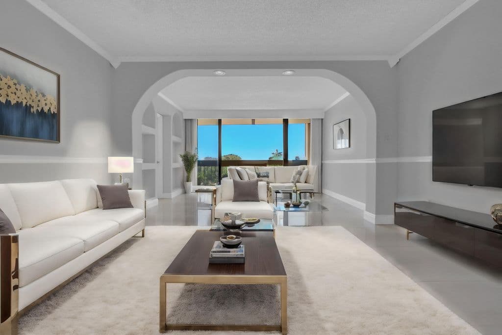 2-bedroom Condo — 2000 Presidential Way #504