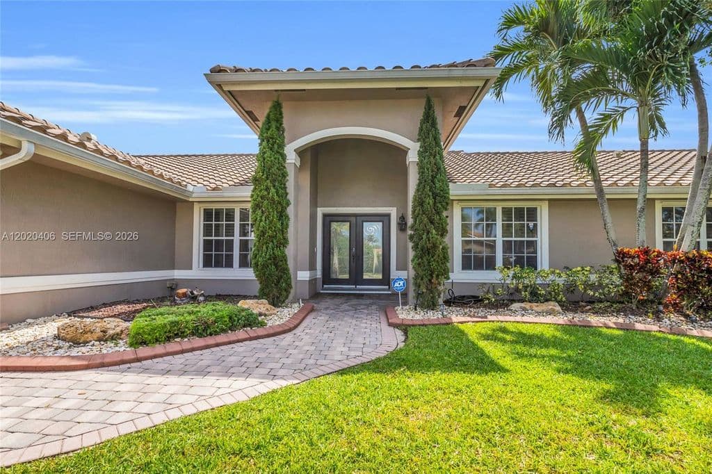 3+1 Müstakil ev — 321 NW 193rd Ave