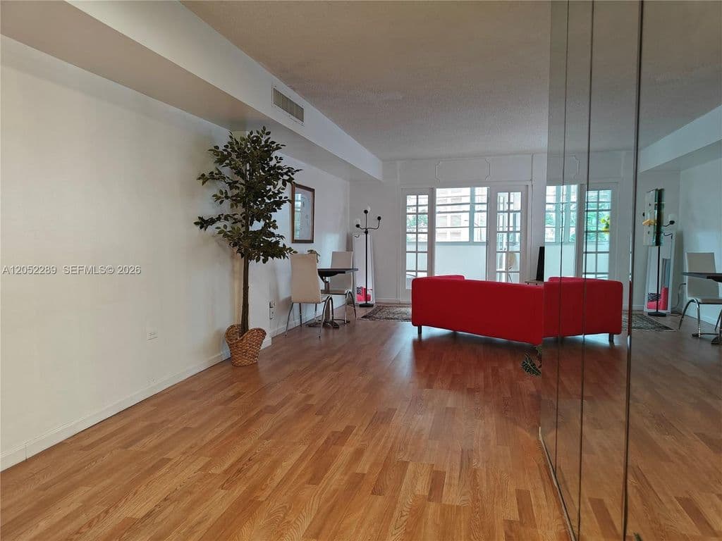 2+1 Condo — 825 Brickell Bay Dr APT 350