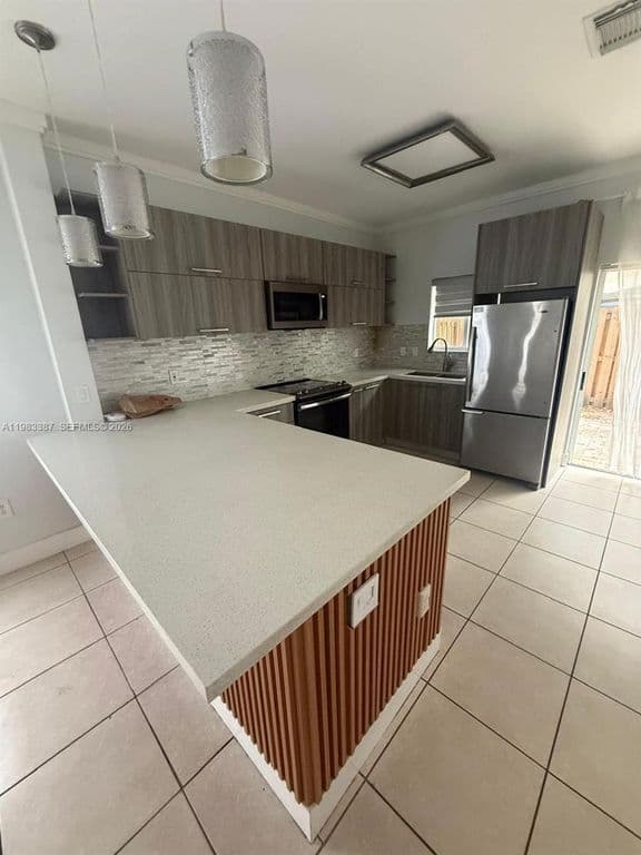 4-bedroom Property — 10776 NW 83rd Ter Unit 1-19