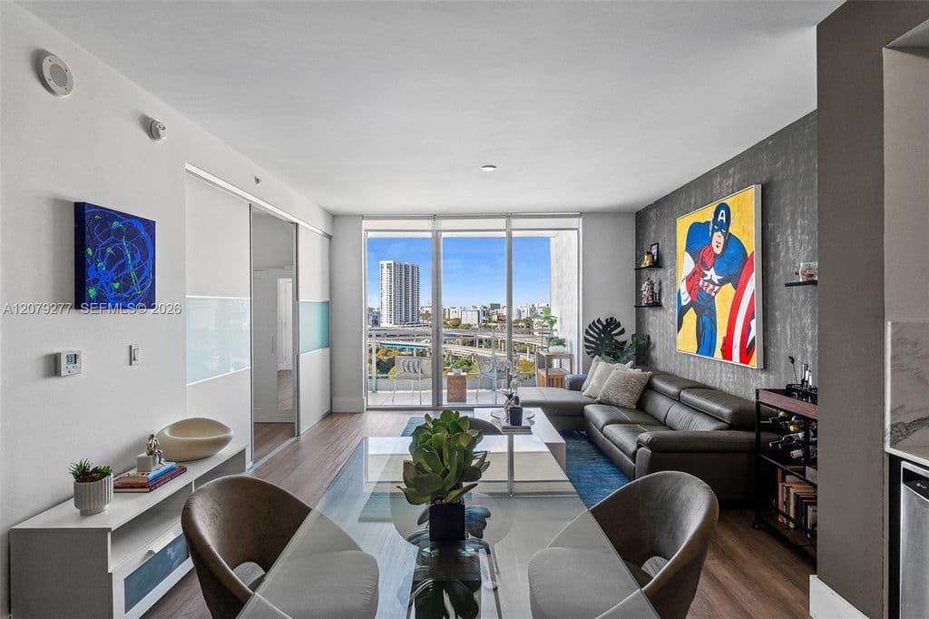 1-bedroom Condo — 90 SW 3rd St APT 1506