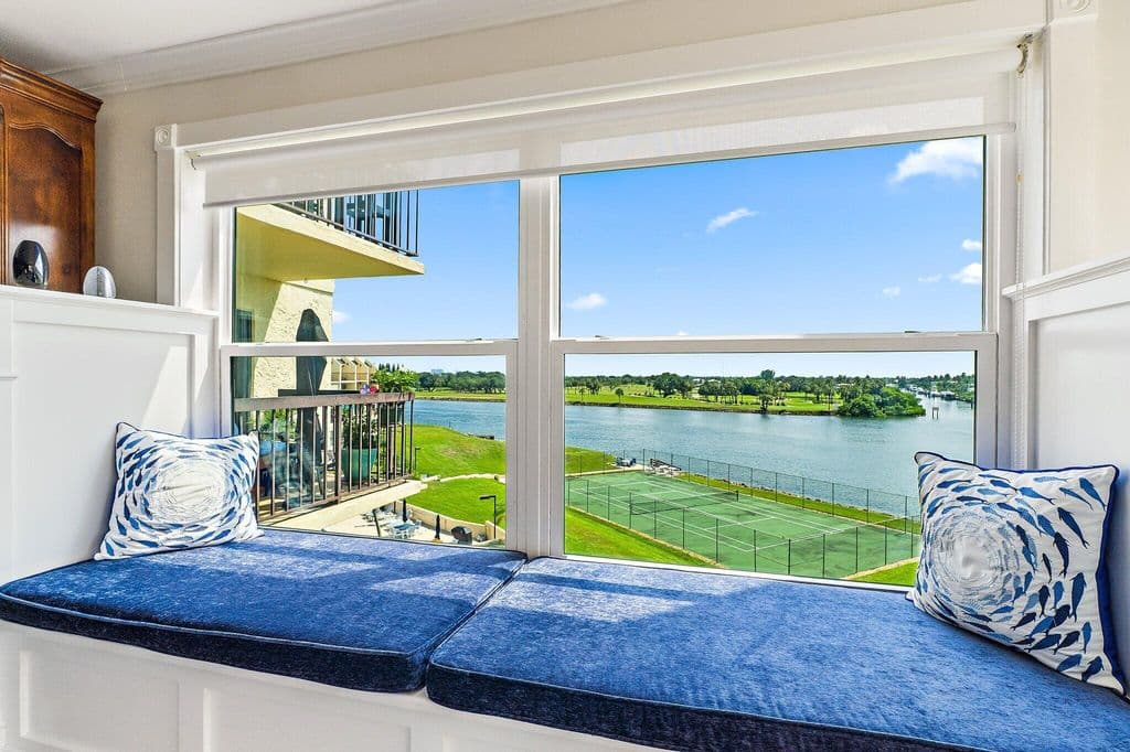 3+1 Condo — 374 Golfview Road #405