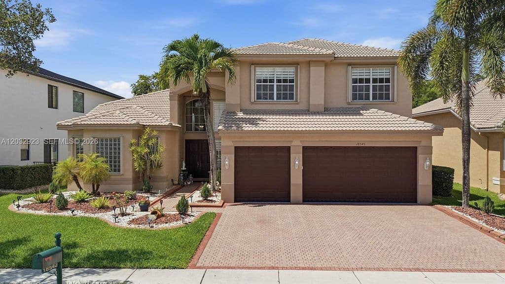 5-bedroom Single-Family Home — 18543 SW 49th St