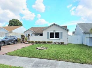 4+1 Müstakil ev — 20317 NW 33rd Ave, Miami Gardens, 33056