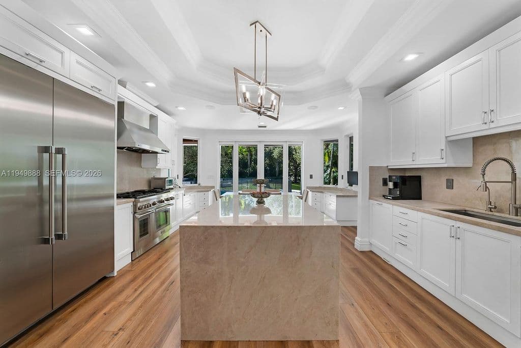 6-bedroom Single-Family Home — 5002 SW 86th St