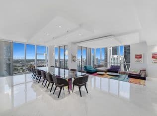 4-bedroom Condo — 851 NE 1st Ave #4401/4402, Miami, 33132