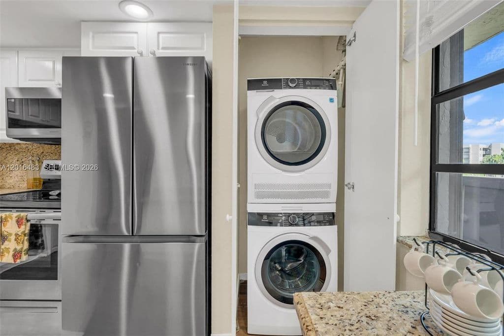 2-bedroom Condo — 1101 Colony Point Cir APT 309