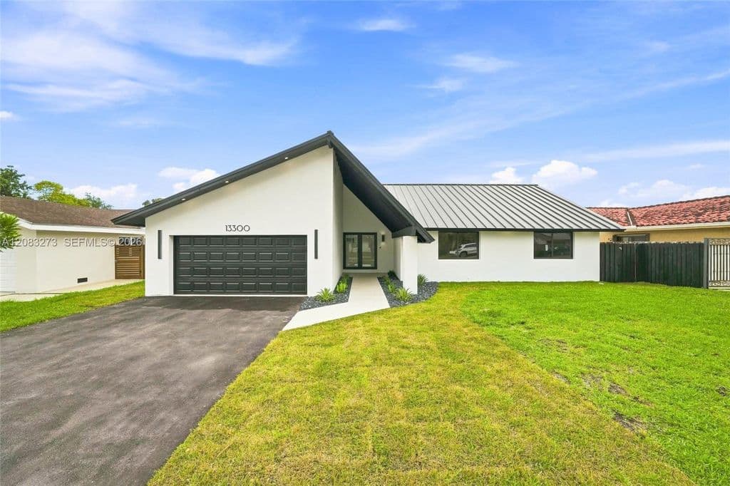 4+1 Müstakil ev — 13300 SW 99th Ter