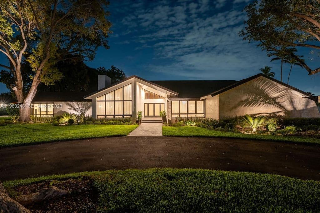5+1 Müstakil ev — 8967 SW 117th St