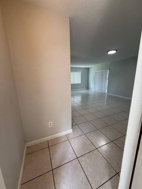 3+1 Condo — 3647 NW 94TH Avenue #4H