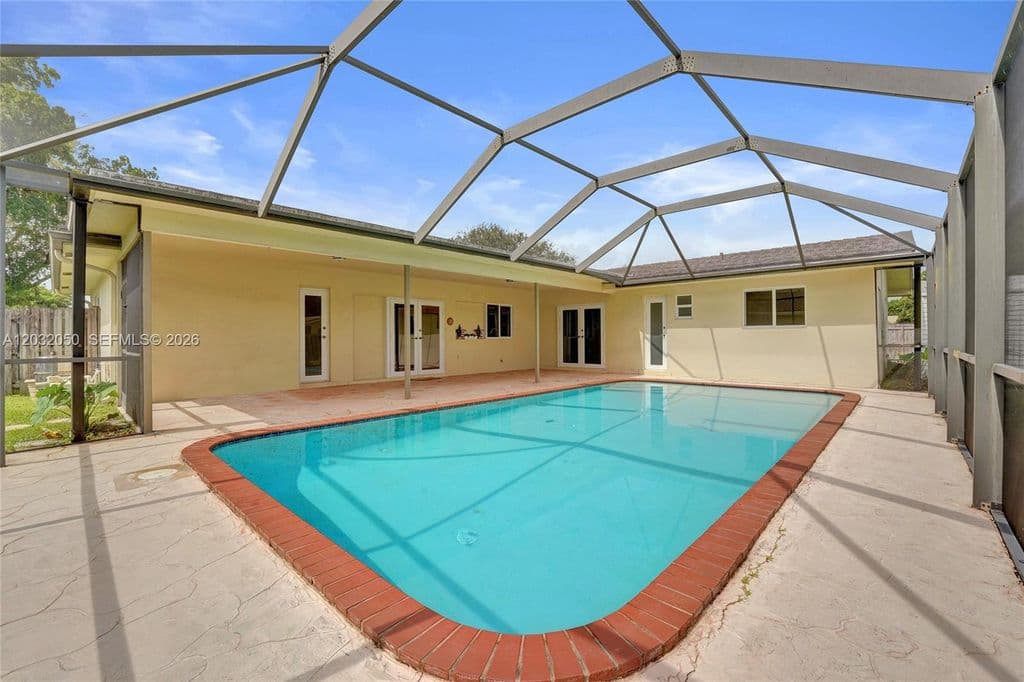 4-bedroom Property — 7421 NW 8th Ct