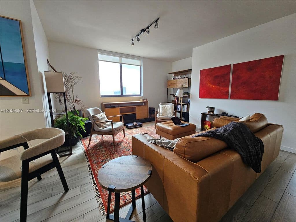 2+1 Condo — 999 SW 1st Ave APT 3004