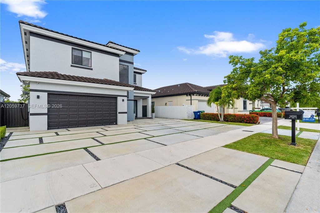 4-bedroom Single-Family Home — 14550 SW 32nd St