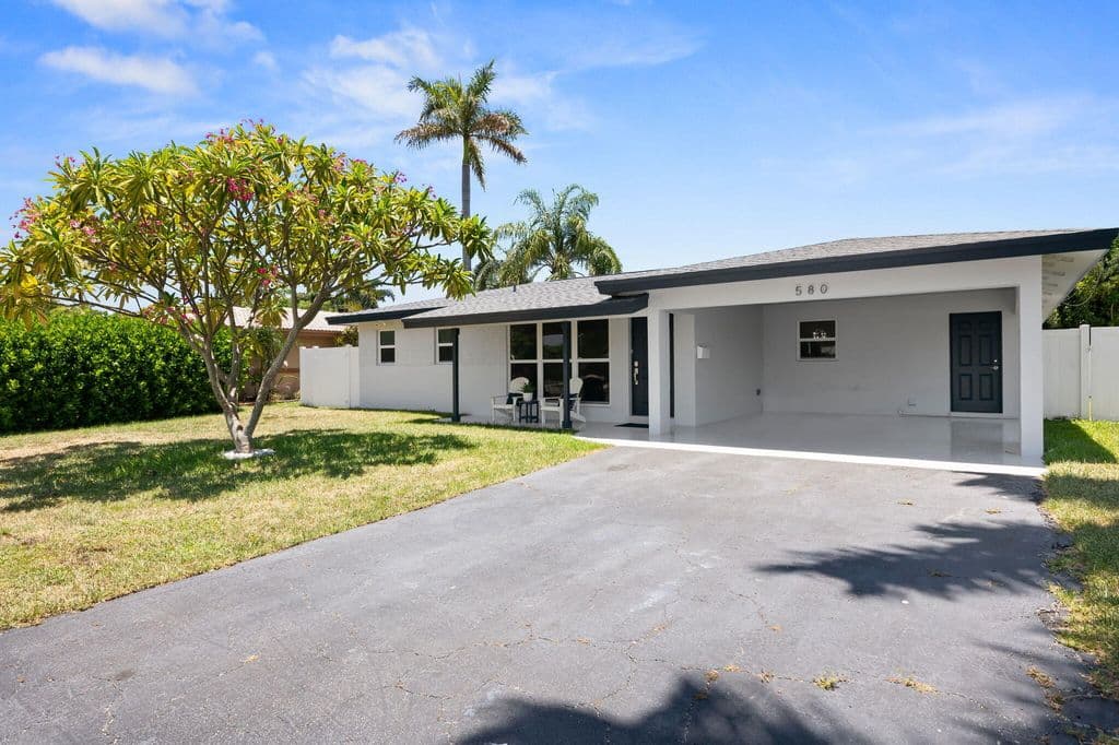 2-bedroom Single-Family Home — 580 SE 5th Street