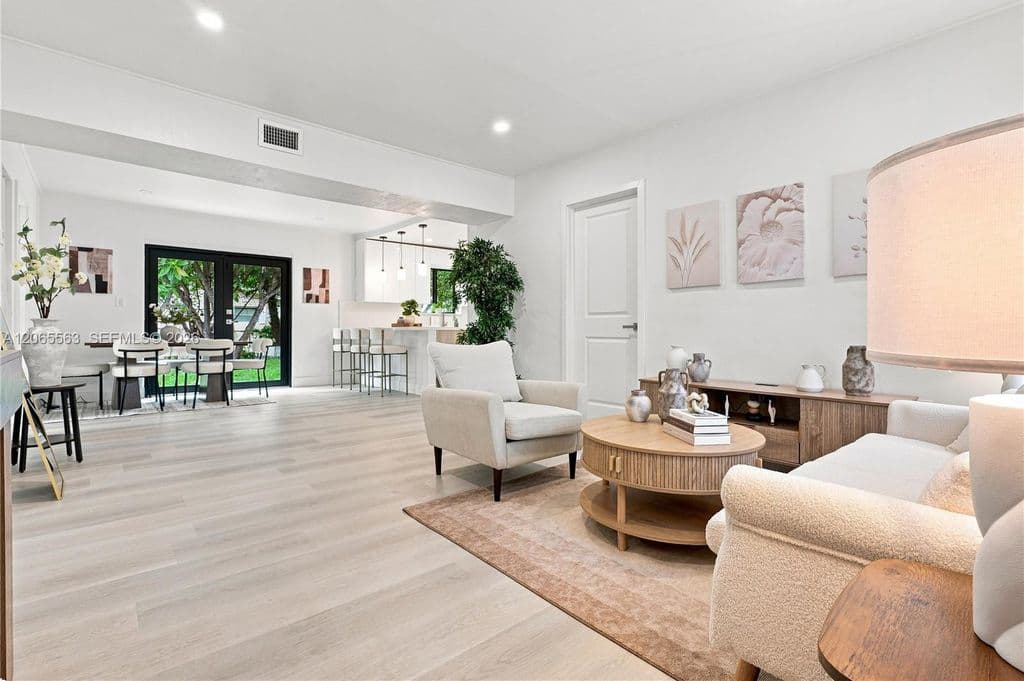 3+1 Müstakil ev — 6336 Garfield St