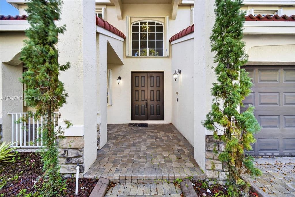 4+1 Müstakil ev — 1325 Chenille Cir